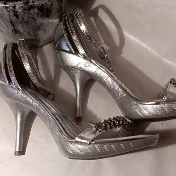 TOP Moda Silver Heels - Picture 5 of 12